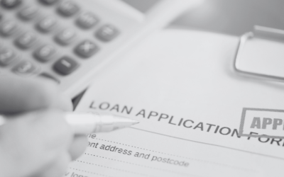 How do secured and unsecured business loans differ?